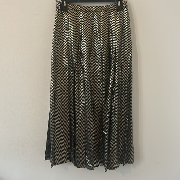 Vintage Black Gold Zip Zag Pattern Metallic Pleated Midi Skirt Size 10 - Picture 2 of 5